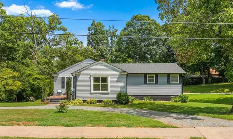618 N Charles St, Mebane, NC 27302