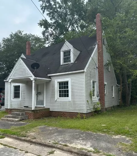 105 Roberson Ave, Williamston, NC 27892