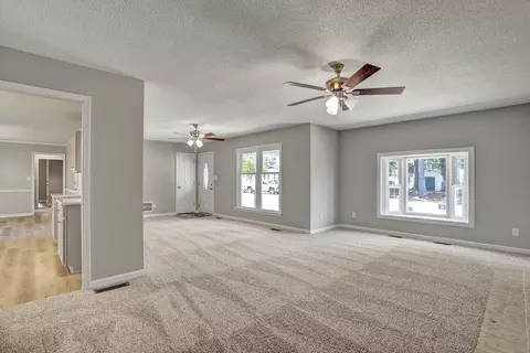 1005 E Maplewood Dr, Benson, NC 27504 photo 8
