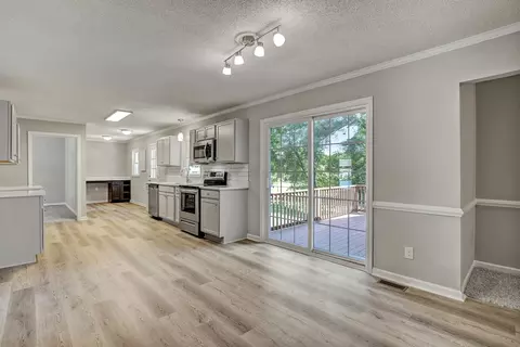 1005 E Maplewood Dr, Benson, NC 27504 photo 10