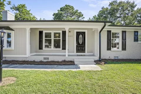 1005 E Maplewood Dr, Benson, NC 27504 photo 4