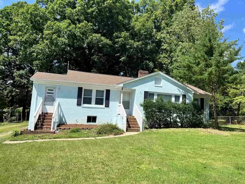 916 Scott St, Burlington, NC 27215