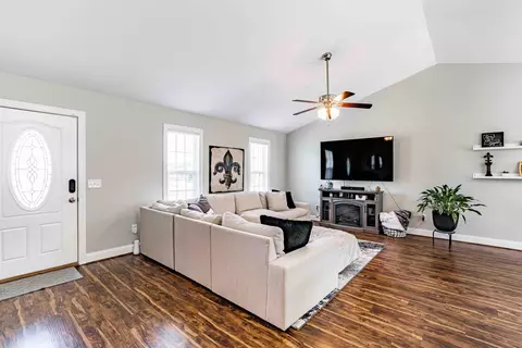 44 Beasley Estates Dr, Benson, NC 27504 photo 9