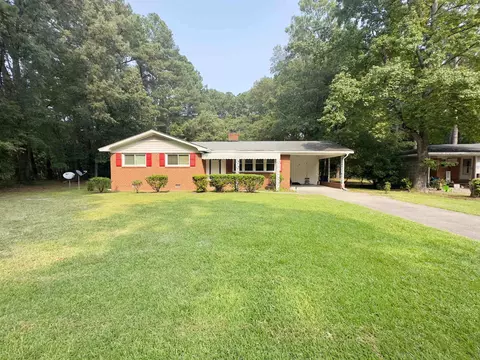 512 Pine St, Smithfield, NC 27577