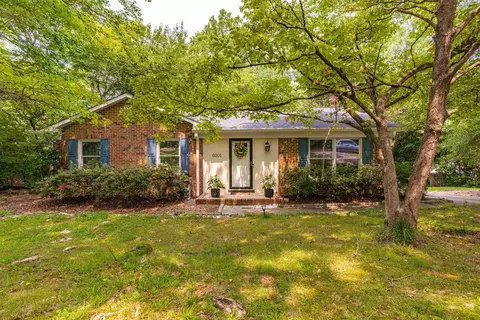 6001 Whittier Dr, Raleigh, NC 27609