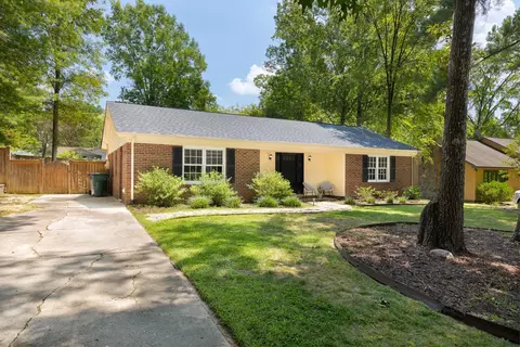 8 Summerglen Ct, Durham, NC 27713 photo 2