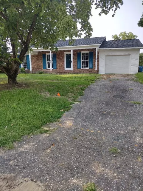 115 Basin St, Dunn, NC 28334 photo 2