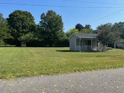 40 W South St, Coats, NC 27521