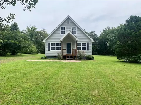 153 Fieldale Dr, Stoneville, NC 27048