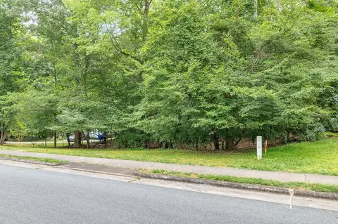 114 Cobblestone Dr, Chapel Hill, NC 27516 photo 2