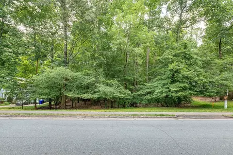 114 Cobblestone Dr, Chapel Hill, NC 27516