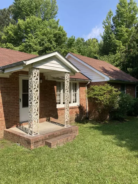 165 Railroad Ln, Warrenton, NC 27589