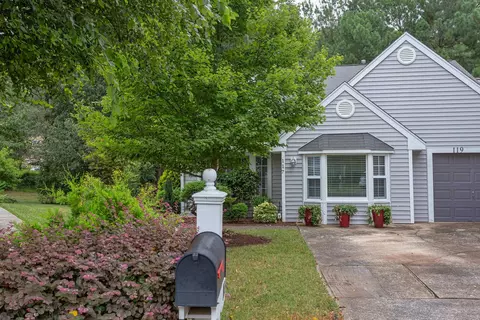 117 Duchess Ln, Chapel Hill, NC 27517
