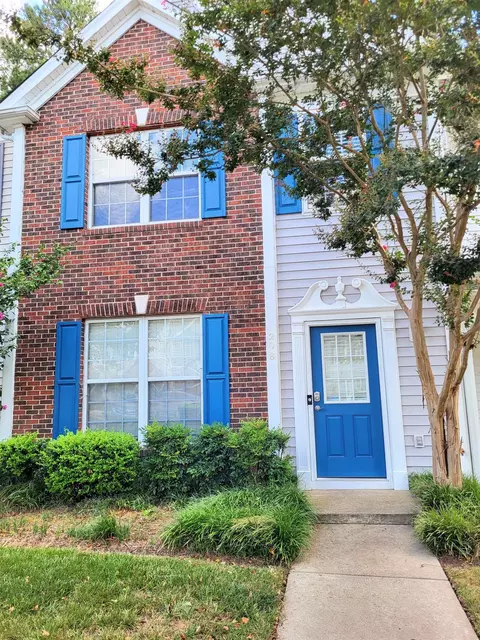 208 Canyon Lake Cir, Morrisville, NC 27560