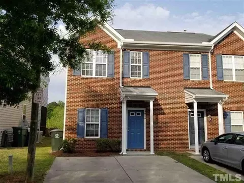 5916 Osprey Cove Dr, Raleigh, NC 27604