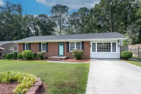 203 W Phillips St, Pinetops, NC 27864