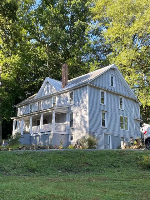 291 Crescent Dr, Goldston, NC 27252
