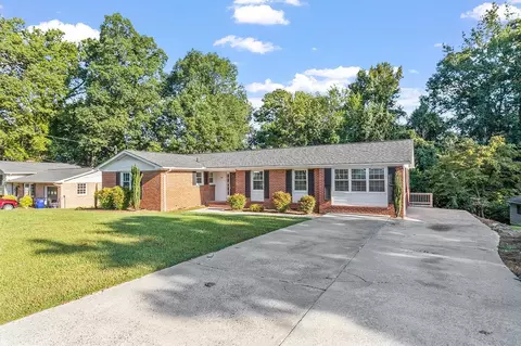 300 Hillside Dr, Smithfield, NC 27577 photo 4