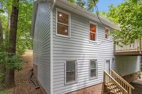 716 Grandview Dr, Durham, NC 27703 photo 5