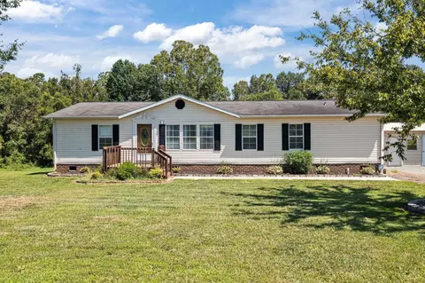 6542 Oak Hollow Dr, Snow Camp, NC 27349