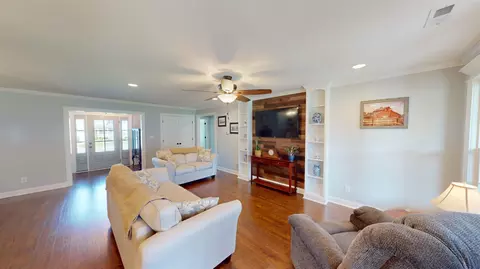 1011 Dixie Dr, Selma, NC 27576 photo 8