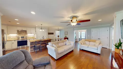 1011 Dixie Dr, Selma, NC 27576 photo 9