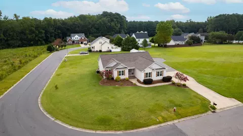 1011 Dixie Dr, Selma, NC 27576 photo 2