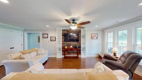 1011 Dixie Dr, Selma, NC 27576 photo 7