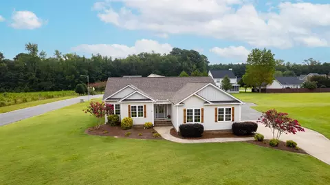1011 Dixie Dr, Selma, NC 27576 photo 1