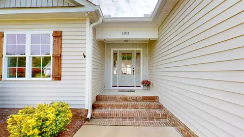 1011 Dixie Dr, Selma, NC 27576 photo 5