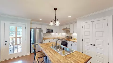 1011 Dixie Dr, Selma, NC 27576 photo 11
