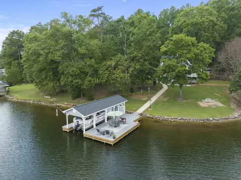 1100 Crystal Forest Dr, Semora, NC 27343