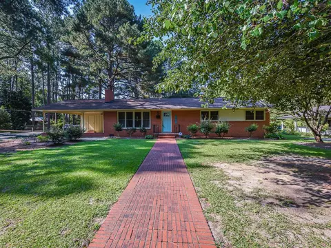 101 W Holding St, Smithfield, NC 27577