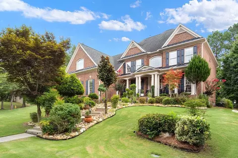 221 Arborhill Ln, Holly Springs, NC 27540