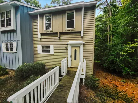 5734 Three Oaks Dr, Raleigh, NC 27612