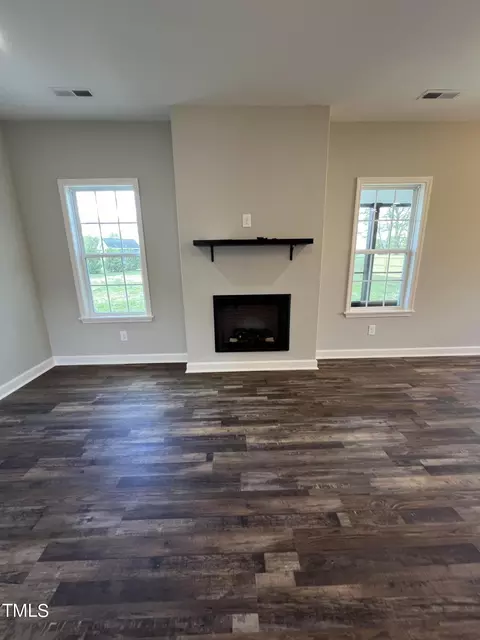 131 Crownview Ln, Dunn, NC 28334 photo 8