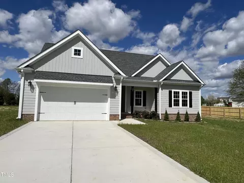131 Crownview Ln, Dunn, NC 28334 photo 1