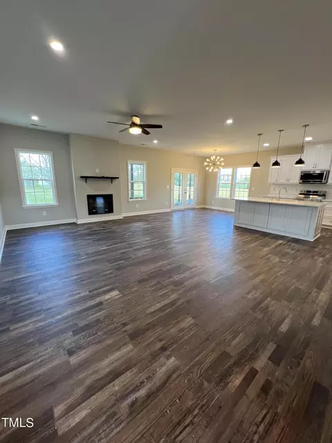 131 Crownview Ln, Dunn, NC 28334 photo 7