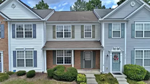 5127 Twelvepole Dr, Raleigh, NC 27616