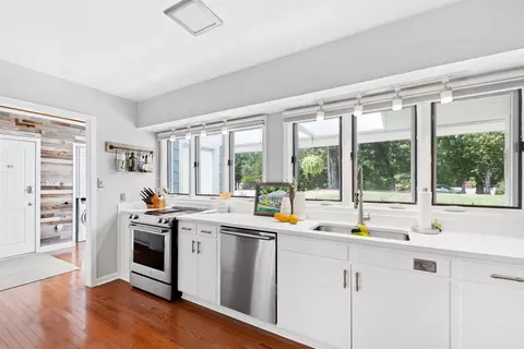 621 Greenwood Rd, Chapel Hill, NC 27514