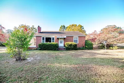 215 Myrtle Ave, Hamlet, NC 28345