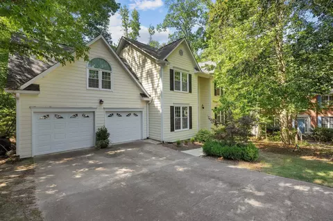 9 Montcrest Dr, Durham, NC 27713 photo 2