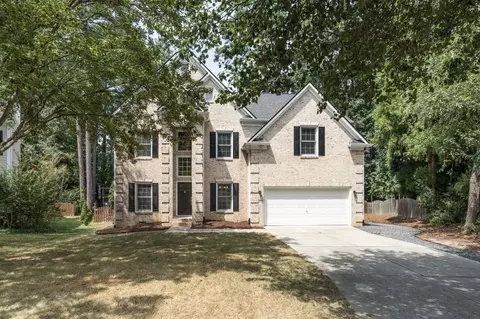 102 Wexwood Ct, Cary, NC 27519