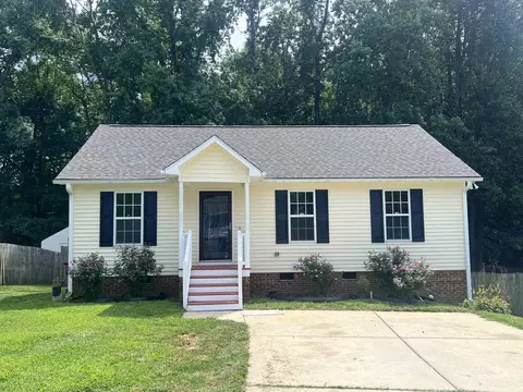 1221 Grovewood Dr, Clayton, NC 27520