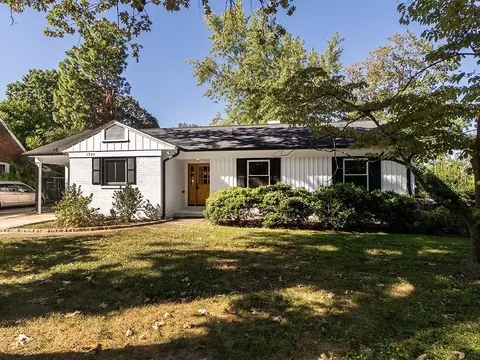 1332 Davis St, Burlington, NC 27215