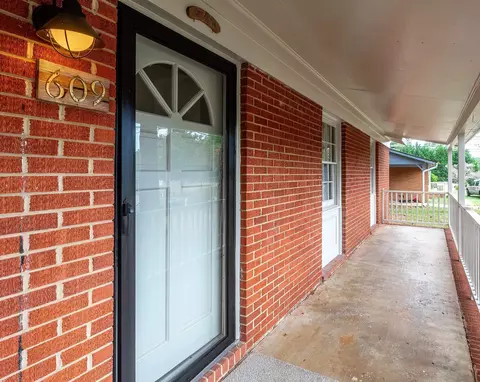 609 Wakeland Dr, Garner, NC 27529 photo 2