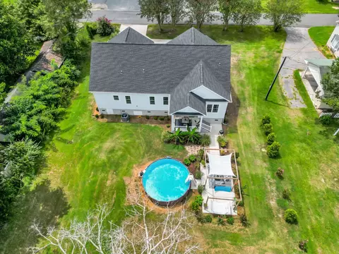 110 E Brown St, Pine Level, NC 27568 photo 2