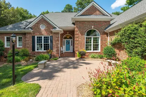 104 Lutterworth Ct, Cary, NC 27519