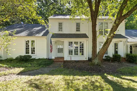 128 Planetree Ln, Cary, NC 27511