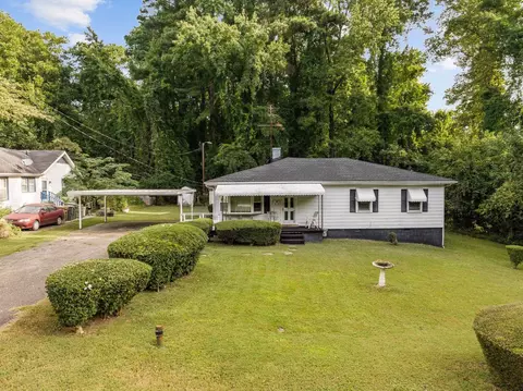 Exterior - 113 E Johnson St, Cary, NC 27513 photo 4 of 16
